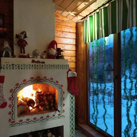 Hotel Gostynnyi Dvir U Marichky Lazeshchyna Esterno foto