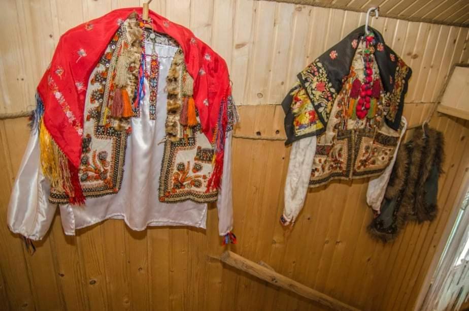 Hotel Gostynnyi Dvir U Marichky Lazeshchyna Esterno foto