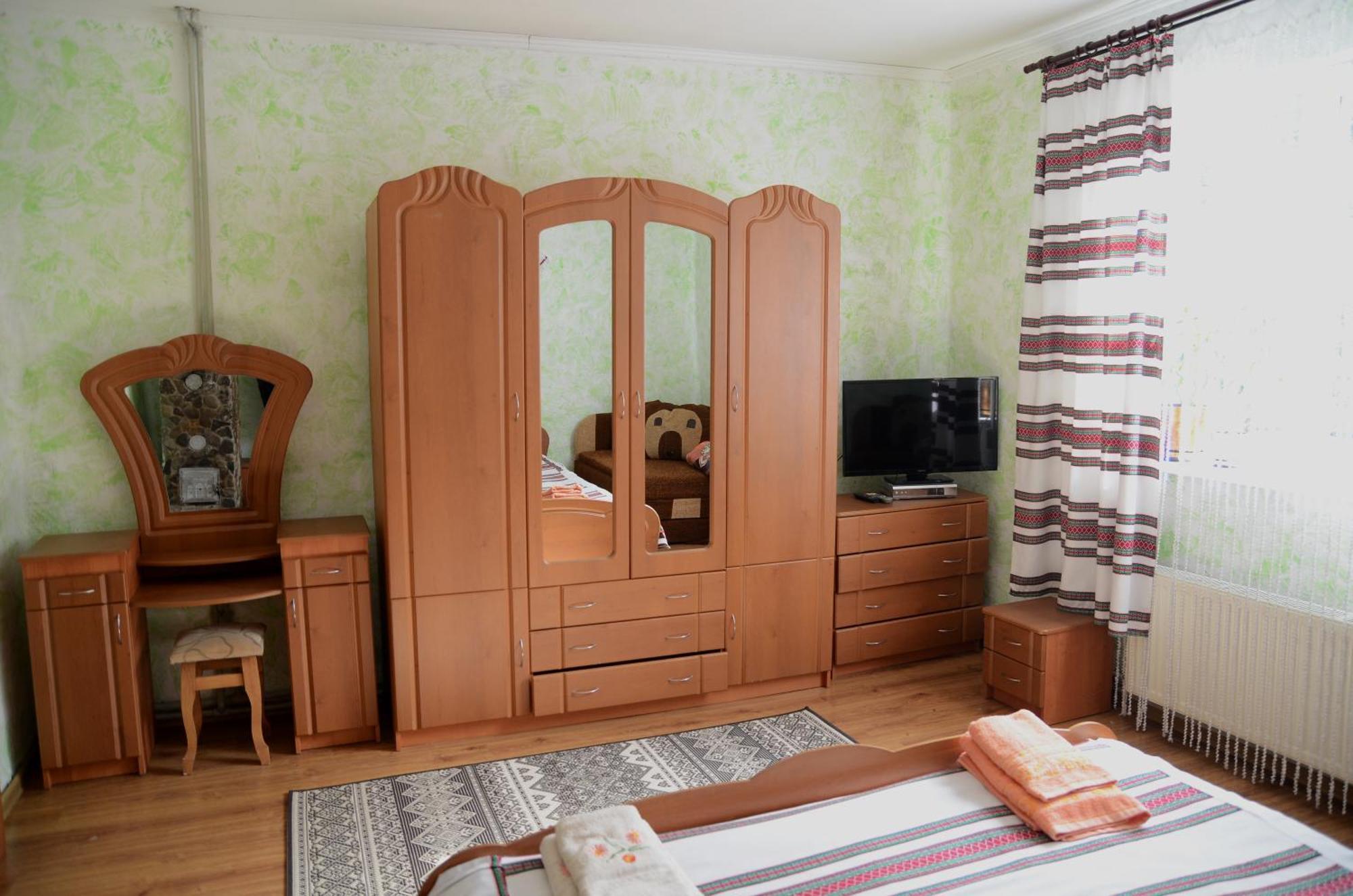 Hotel Gostynnyi Dvir U Marichky Lazeshchyna Esterno foto