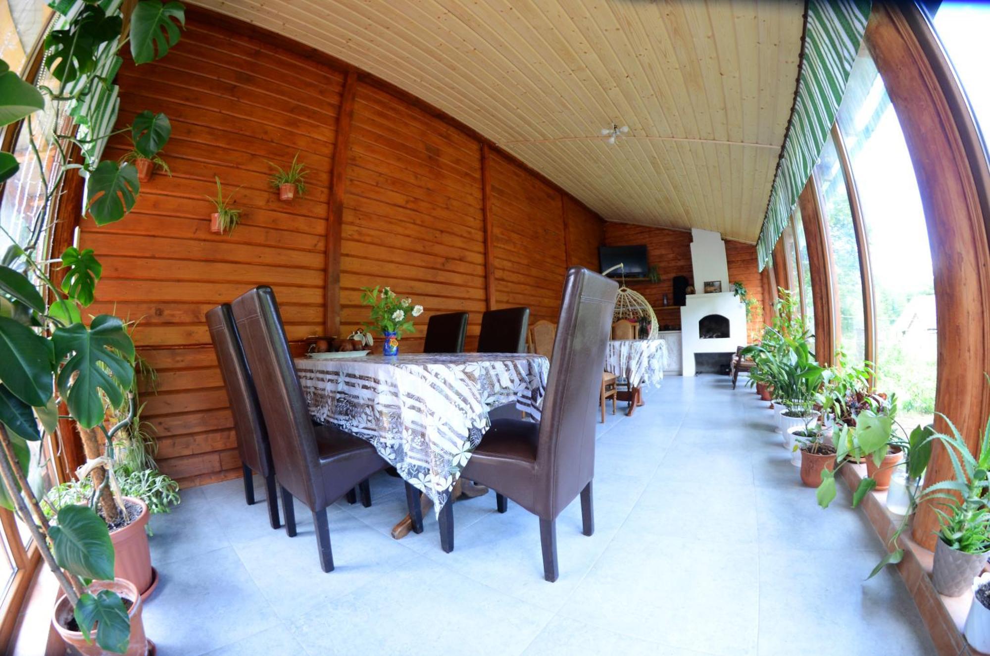 Hotel Gostynnyi Dvir U Marichky Lazeshchyna Esterno foto