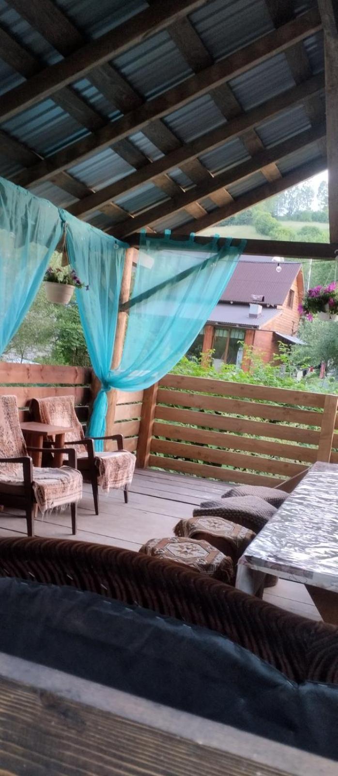 Hotel Gostynnyi Dvir U Marichky Lazeshchyna Esterno foto