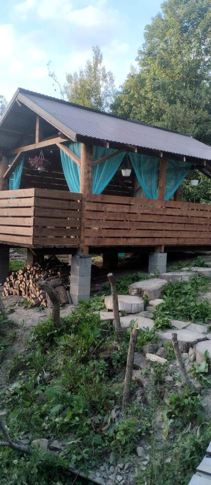 Hotel Gostynnyi Dvir U Marichky Lazeshchyna Esterno foto