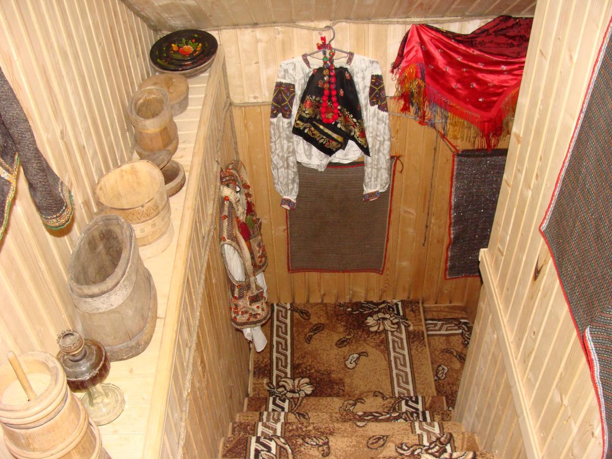 Hotel Gostynnyi Dvir U Marichky Lazeshchyna Esterno foto
